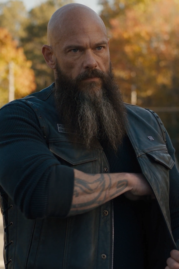 Everyone On Maple Ridge Drive Started Yelling When The Tattooed Biker Lifted The Old Man’s Suitcase From The Curb And Said, “He’s Not Leaving Alone.”